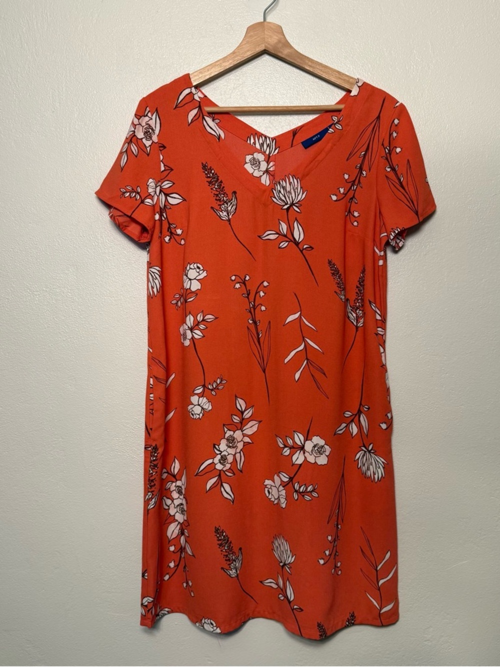 Apt. 9 Coral & White Floral Shift Dress Size Medium Lightweight Flowy Feminine